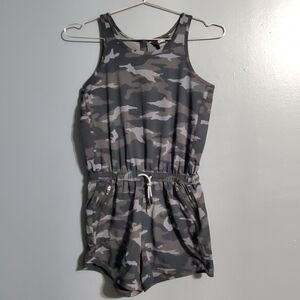 Athleta Kids Gray Camo Romper Girl's Size XL